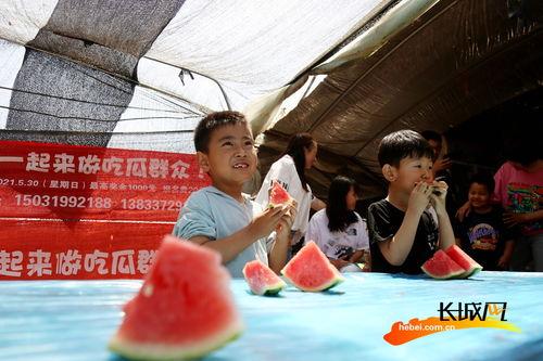 夏天玩吃瓜比赛,吃瓜大赛欢乐无限