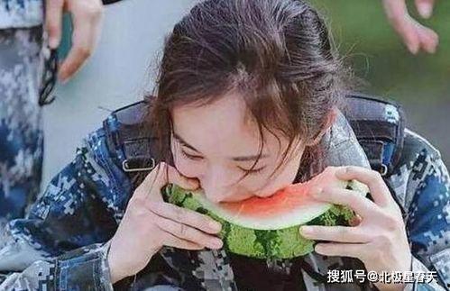 吃瓜女的日常,揭秘娱乐圈幕后故事