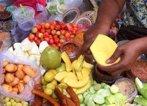 柬埔寨人吃瓜视频,瓜果飘香，尽享异国风味