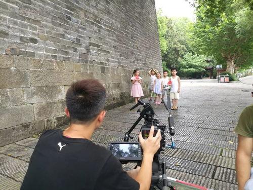 吃瓜群众ee摄影师