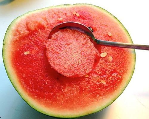 吃瓜就得用勺子,勺子的独特魅力