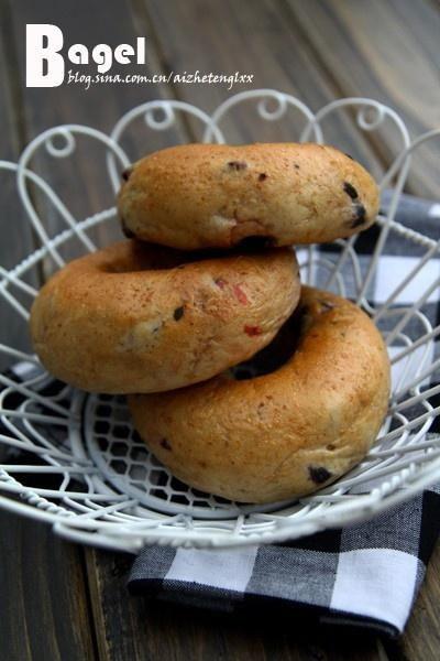 吃瓜小熊蓝莓贝果,甜蜜瓜果与香脆贝果的完美邂逅