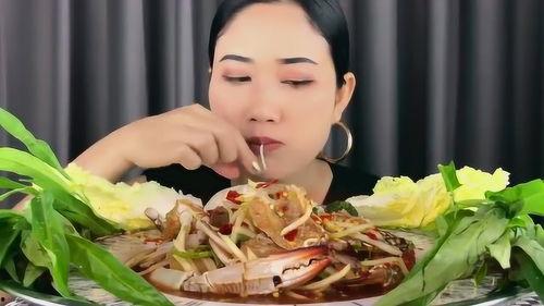 美女吃麻辣海瓜视频,美女挑战麻辣海瓜，舌尖上的视觉盛宴