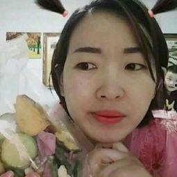 女人回头吃瓜视频,女人回头一瞥，揭秘吃瓜背后的故事